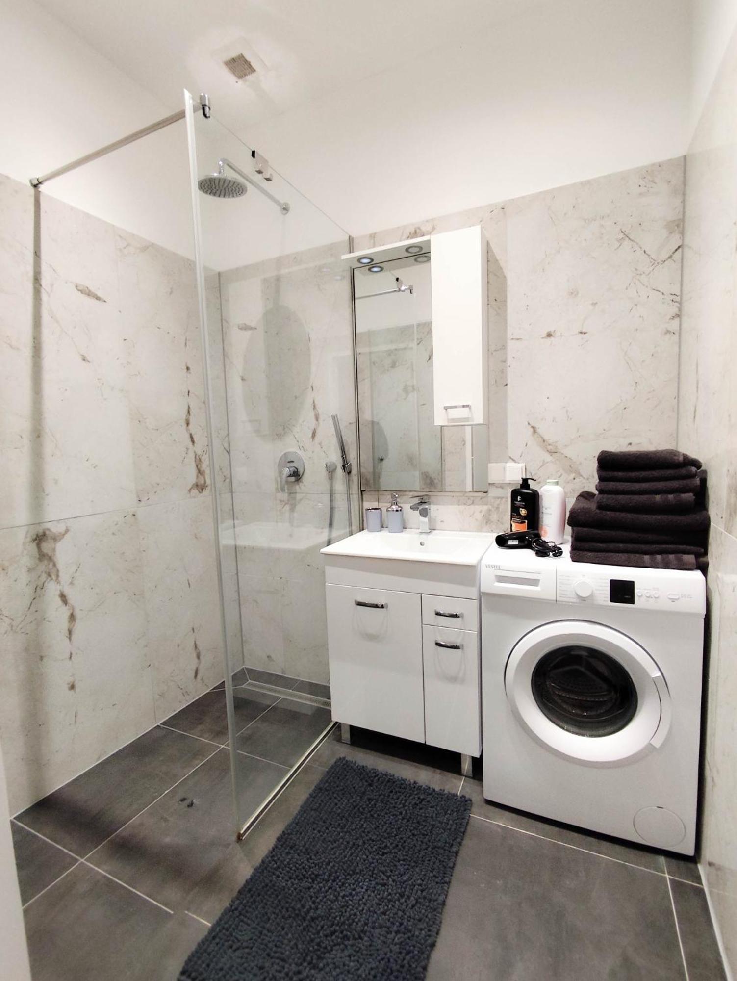 Cozy 2 In Location With Free Parking * Wiedeń